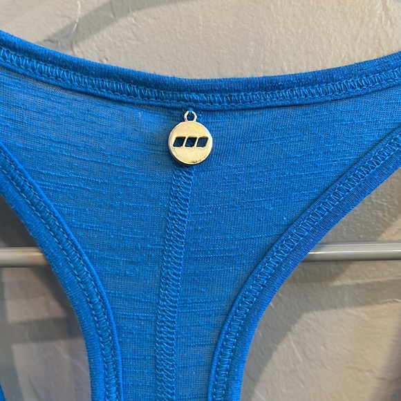 Lorna Jane Blue Tank - Picture 2 of 3